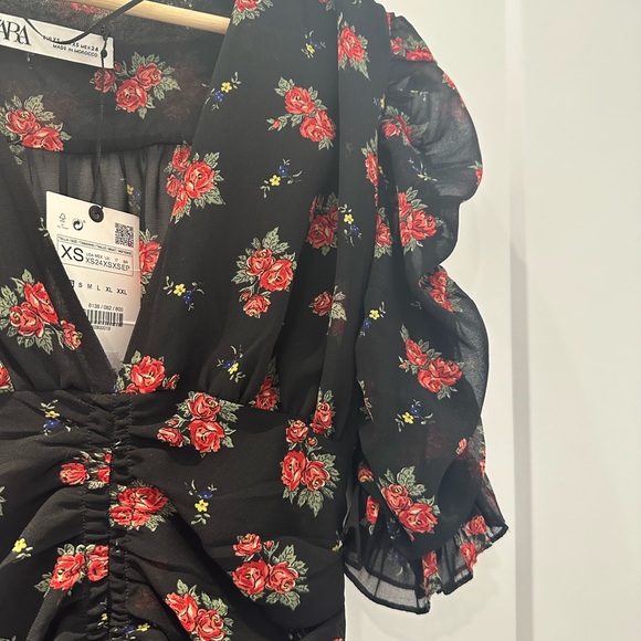 Xs Zara Sheer Floral dress - Picture 4 of 8